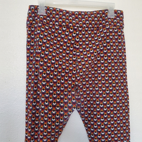 LuLaRoe Leggings Tall and Curvy will be free if bundled with another item - Picture 11 of 13